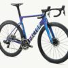 Factor Ostro VAM-fiets in Chameleon Red, 45 graden zicht vanaf de aandrijfzijde