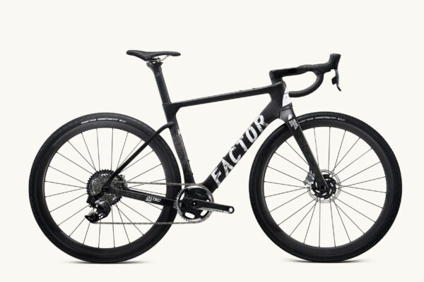 Factor Ostro Gravel-fiets in Naked Grunge Red, zijaanzicht aandrijfzijde