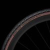Factor Ostro Gravel-fiets in UD Gloss Red, close-up van het frame met zwarte accenten