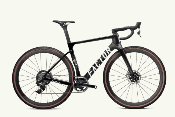 Factor Ostro Gravel-fiets in UD Gloss Red, zijaanzicht aandrijfzijde