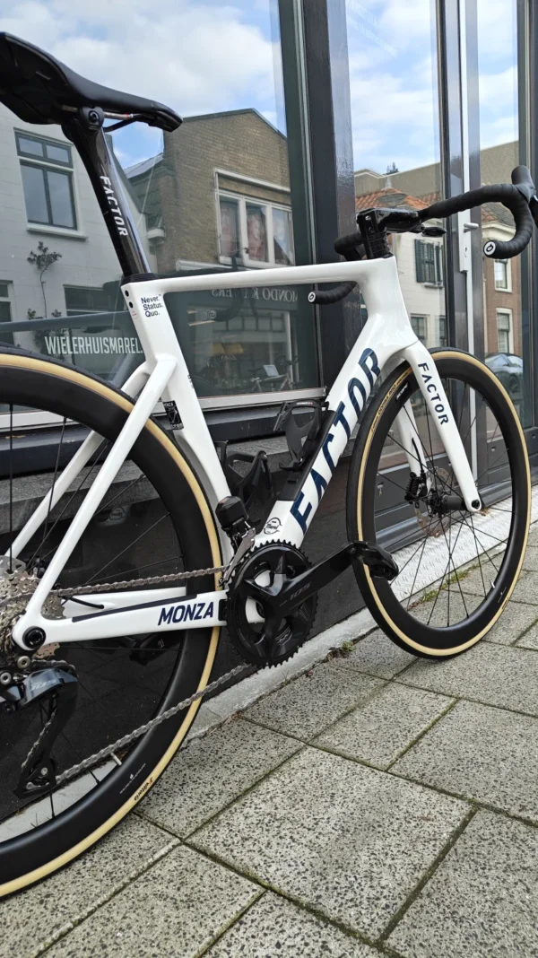 Factor-Monza-Pearl-White-2