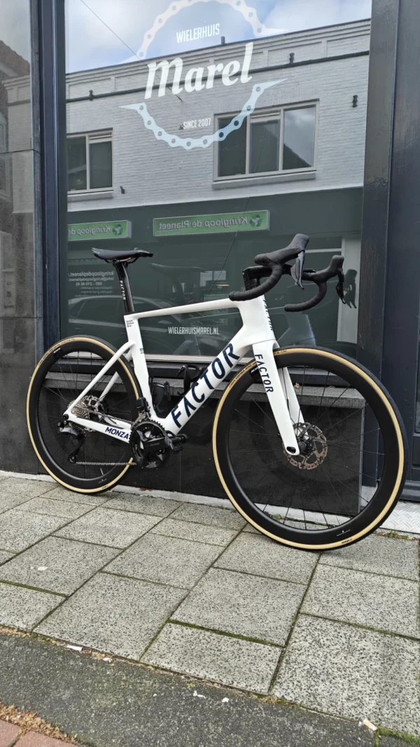 Factor-Monza-Pearl-White-3