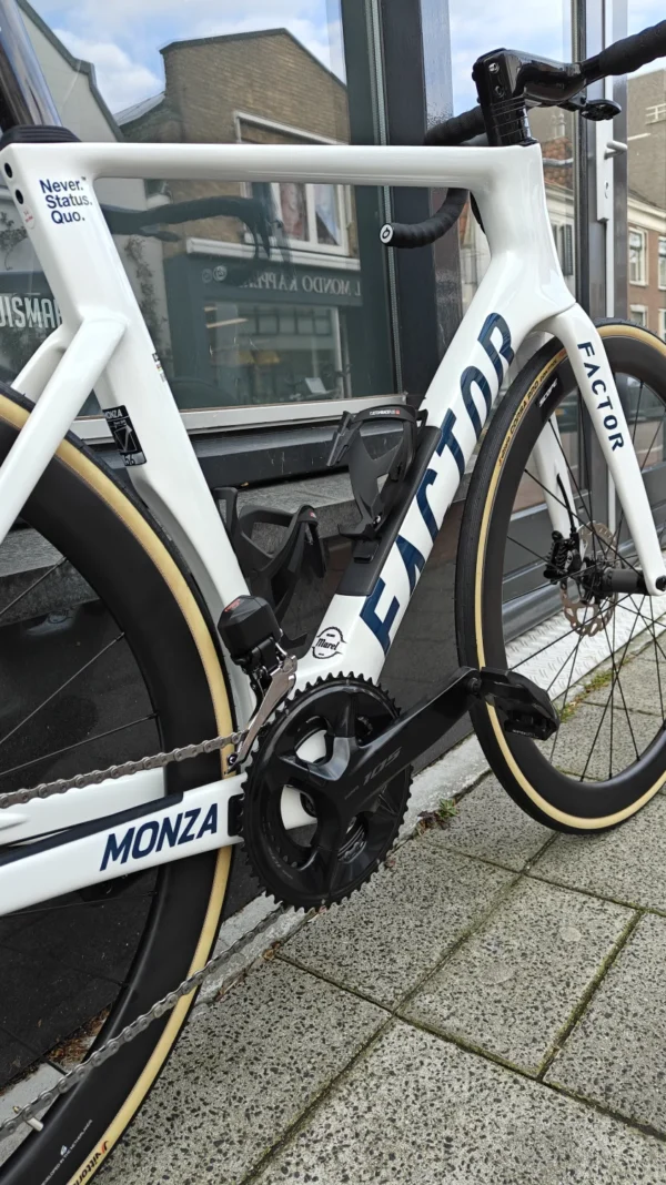 Factor-Monza-Pearl-White-6