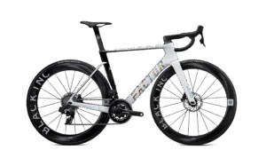 Factor Ostro VAM-fiets in Pearl White, zijaanzicht aandrijfzijde