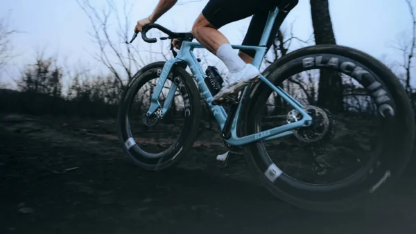 Factor-Elara-gravelbike-9